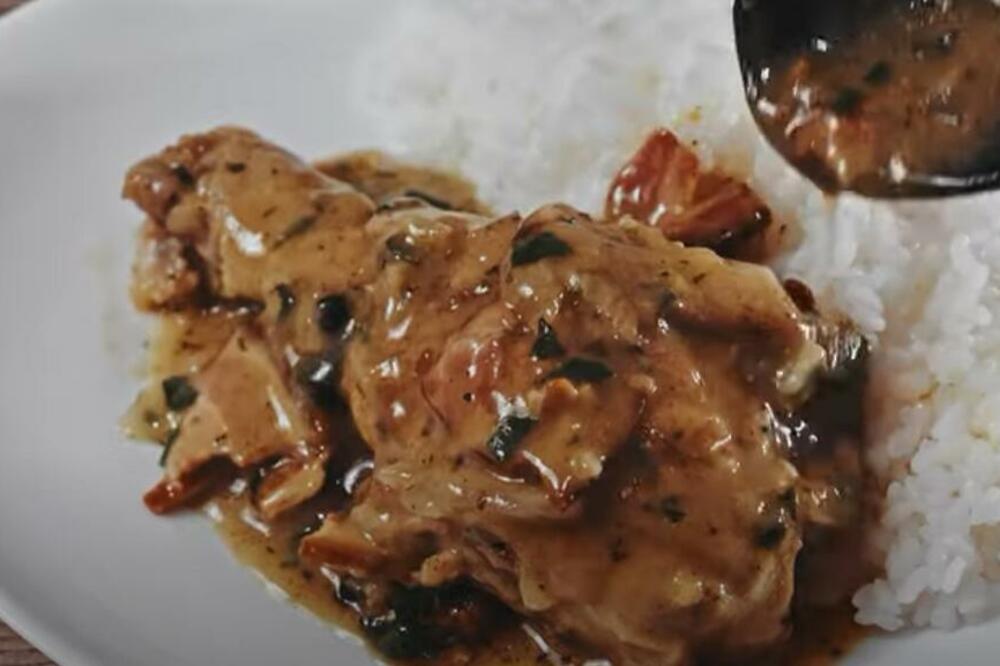 SPREMITE BATAKE KOJIMA NIKO NEĆE ODOLETI: Napravite ih u divnom sosu od senfa i SLANINE (VIDEO)