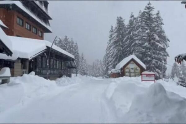 SNEG ĆE NAPADATI I DO POLA METRA! Metropoli preti JAKA oluja, temperature 20 stepeni ISPOD NULE