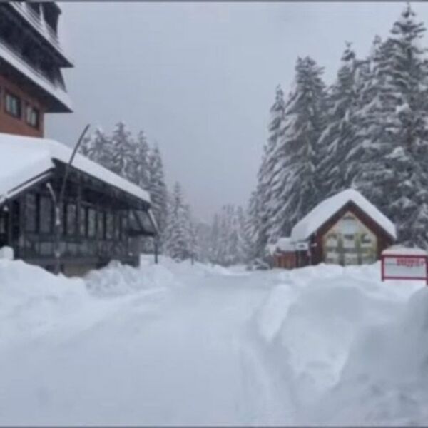 Sneg paralisao Crnu Goru