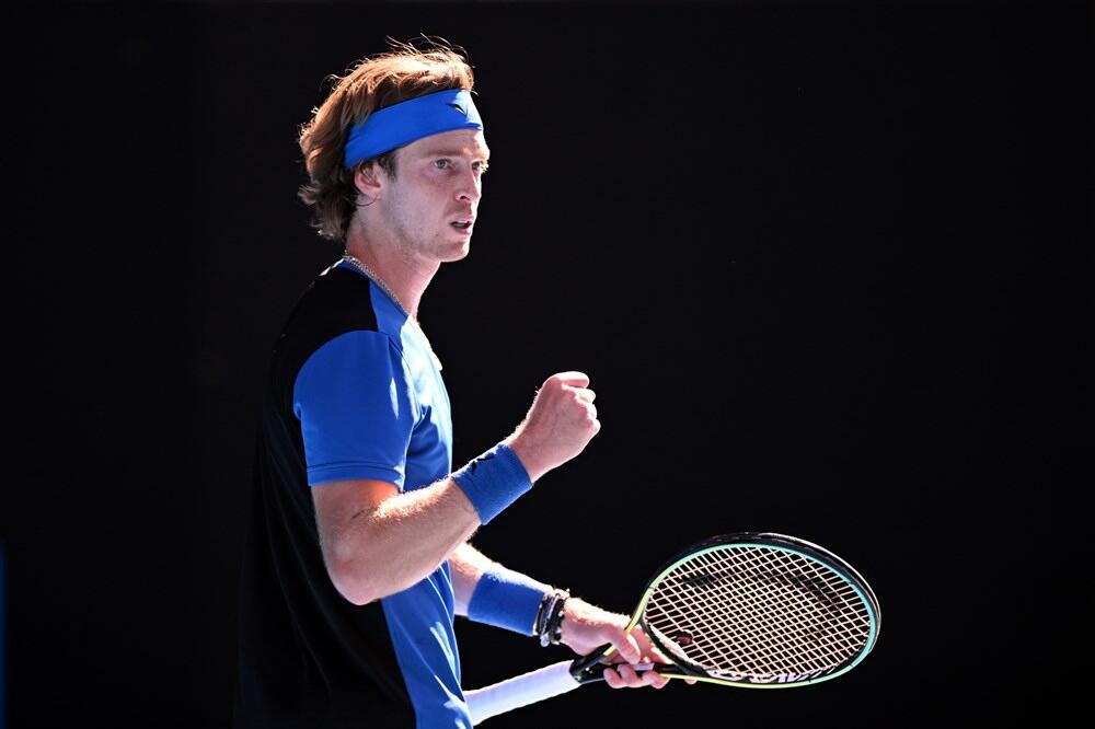 KO JE ANDREJ RUBLJOV? Stidljivi Rus koji zna da poludi - majka mu je čuvena u svetu tenisa, devojku LJUBOMORNO čuva