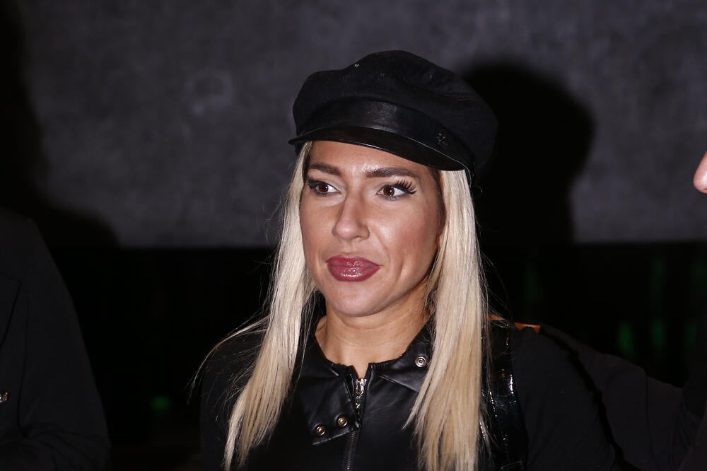 JOVANA JEREMIĆ ŽELI DA BUDE KUMA BIVŠEM MUŽU NA SVADBI: Voditeljka se SLOMILA i sve PRIZNALA JAVNOSTI