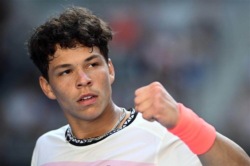 DEBITANT U ČETVRTFINALU! Američki obračun završen posle skoro četiri sata (VIDEO)