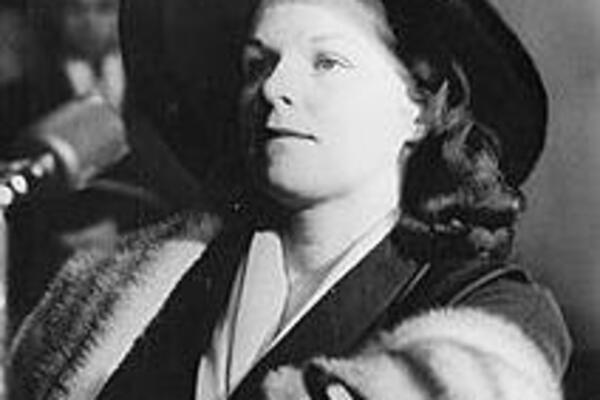 OVO JE BILA NAJMOĆNIJA ŽENA U SVETU KRIMINALA, MAFIJAŠE VRTELA OKO PRSTA: Zanemećete kad čujete šta je sve RADILA