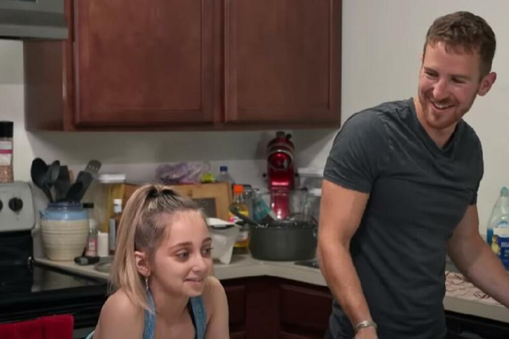 SMUVAO DEVOJKU KOJA IZGLEDA KAO OSMOGODIŠNJE DETE: Ljudi ga RAZAPINJU na mrežama, optužuju ga da je PEDOFIL (FOTO)