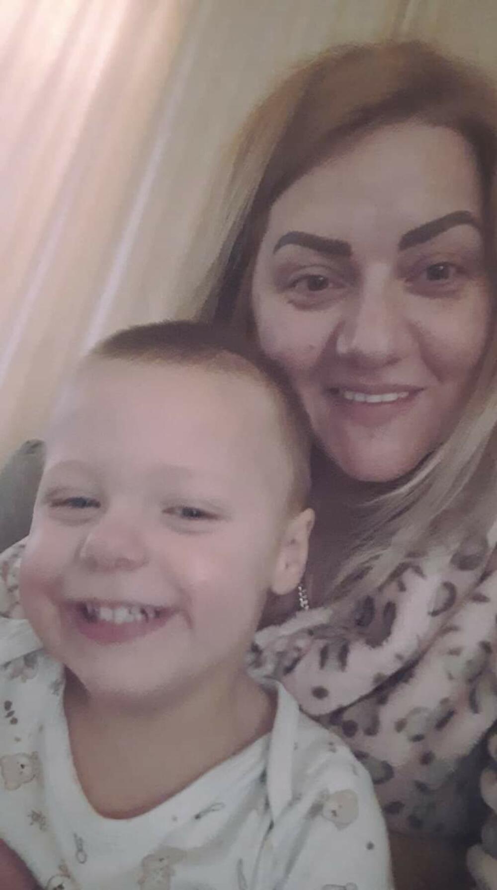 Sanela sa dvogodišnjim sinom