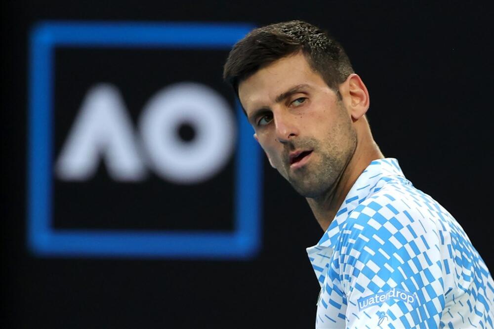 OVO JE MNOGIMA PROMAKLO! Provokator pokušao da izbaci Đokovića iz takta SRAMNIM REČIMA! (VIDEO)