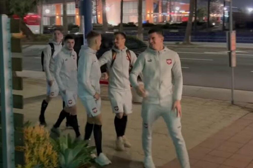 "NE LJUTIMO SE NA ZVEZDU I PARTIZAN": Reprezentacija Srbije stigla na odredište, sačekala ih dobro poznata lica!
