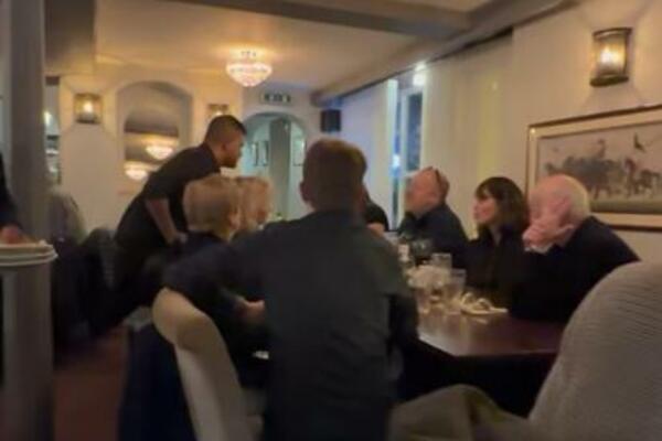 POGLEDALA JE SNIMAK IZ RESTORANA I ZAPAZILA SVOG MUŽA U VESELOJ AKCIJI: Nije mogla da veruje šta VIDI NA NJEMU