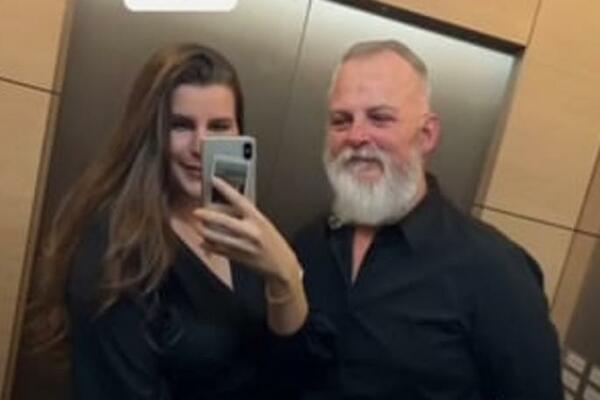 MLADA ALBANKA POKAZALA DEČKA, PA SVE SNIMILA U SPAVAĆOJ SOBI: Sve puca od INTIME, EVO KO JE ON (FOTO)