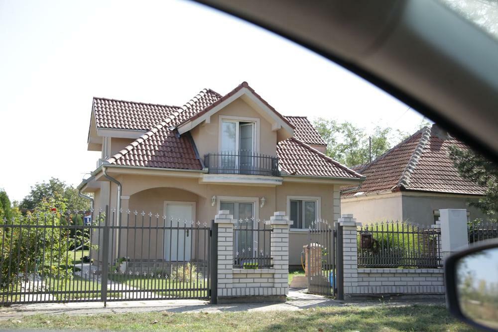 Duško je kuću u kojoj je odrastao renovirao, i pretvorio u pravi porodični dom, ispunjen toplinom.