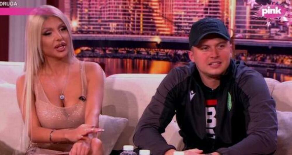 Navedi najbizarniju stvar koju si doživela od fanova - bilo je pitanje za Ivanu.