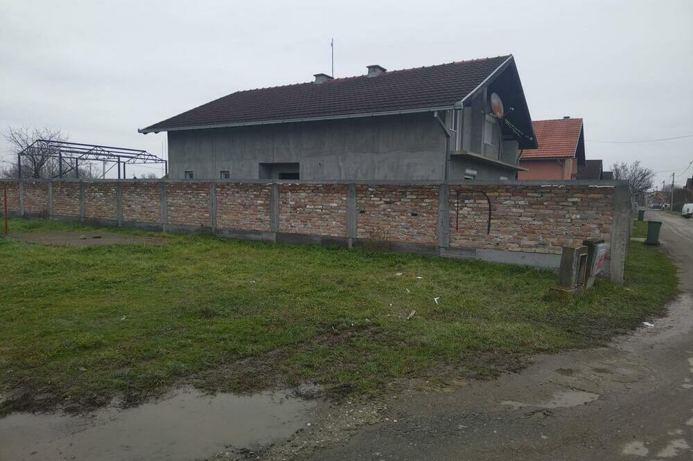 NA OVOM MESTU JE UBIJEN VLASNIK MENJAČNICE U VETERNIKU: Ležao je u lokvi krvi, detalji su JEZIVI! (FOTO)