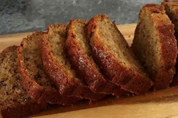 VEČERAS OBAVEZNO NAPRAVITE BANANA HLEB: Posle njega, nećete hteti videti VEČERU, fenomenalan je (FOTO)