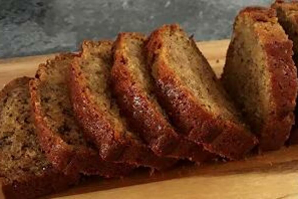 VEČERAS OBAVEZNO NAPRAVITE BANANA HLEB: Posle njega, nećete hteti videti VEČERU, fenomenalan je (FOTO)