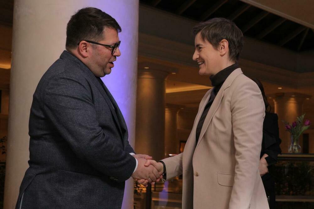 Gala večera, Kurir, Adria Media Group