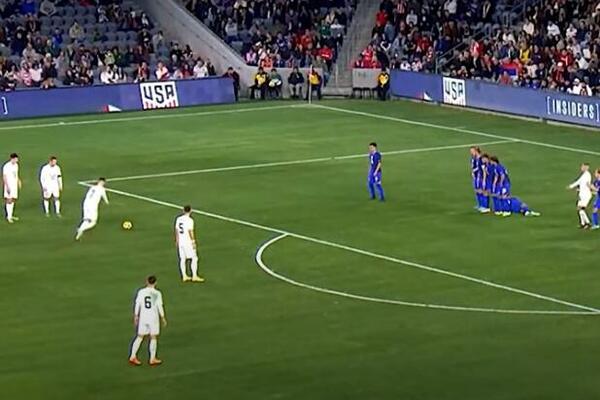 GOLČINA RASPAMETILA AMERE: Pogledajte Ilićev gol koji je sve ostavio u šoku! (VIDEO)