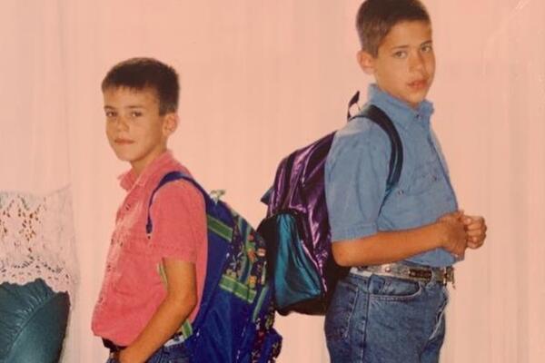 DA LI BISTE IH IKAD PREPOZNALI? Poznati su i ROĐENA BRAĆA, obojica su TALENTOVANI NA OCA