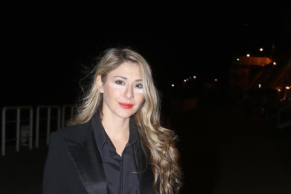 RAJ ZA OČI I DUŠU, ALI MOGU DA IMAJU SAMO ONI SA PUNO KEŠA: Ovo je IMANJE Kristine Radenković, VODITELJKA GA ŽIVI