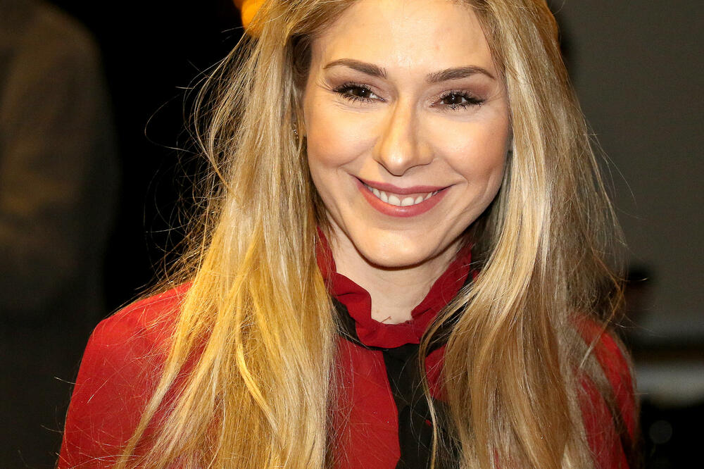 OTKRIVENO KOLIKO JE VISOKA KRISTINA RADENKOVIĆ: Bićete FRAPIRANI kada ovo PROČITATE, niste imali POJMA