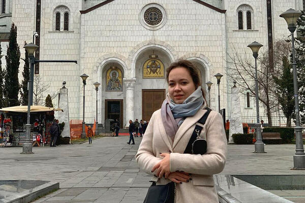 RUSKINJA ELIS PREVARENA ČIM JE DOŠLA U SRBIJU: Verovala pogrešnom muškarcu pa doživela NEPRIJATNOST! (FOTO)