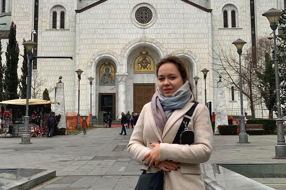 RUSKINJA ELIS PREVARENA ČIM JE DOŠLA U SRBIJU: Verovala pogrešnom muškarcu pa doživela NEPRIJATNOST! (FOTO)