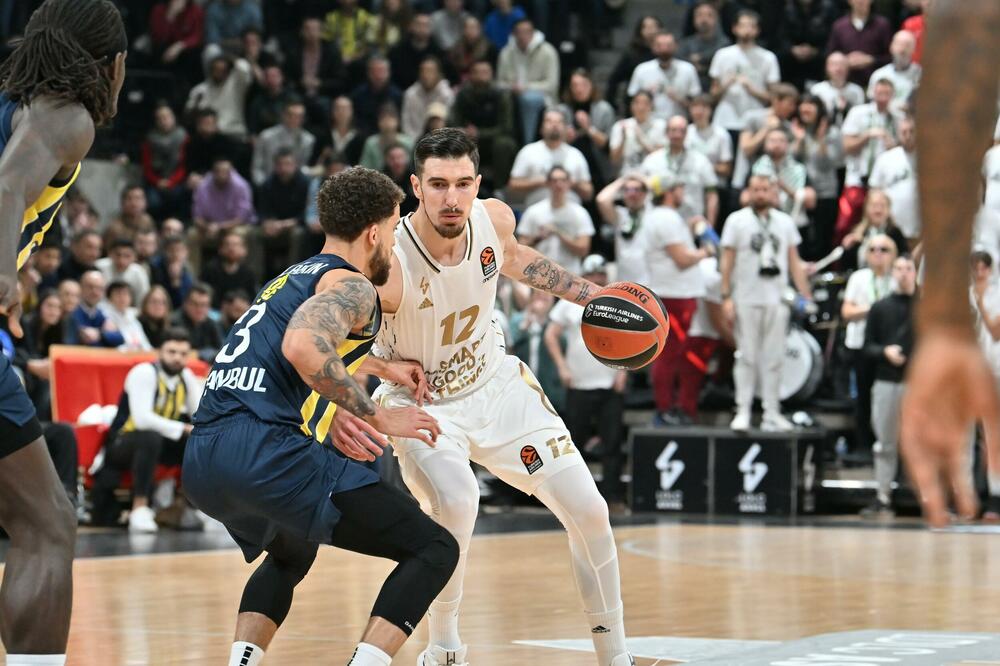 LEBRONU ČESTITKA, A MENI? Nando De Kolo bez pardona isprozivao francusku ministarku! (FOTO)