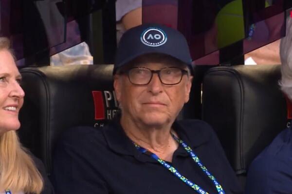 BIL GEJTS GLEDA ĐOKOVIĆA UŽIVO: Imaju potpuno različite stavove oko 1 STVARI, ali se milijarder divi Novaku!