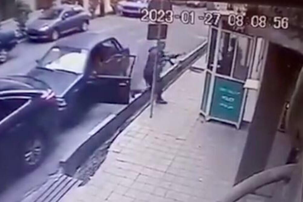 DETALJI NAPADA NA AMBASADU AZERBEJDŽANA U IRANU, UBIJEN ŠEF OBEZBEĐENJA: Ubica bio u društvu DVOJE DECE (VIDEO)