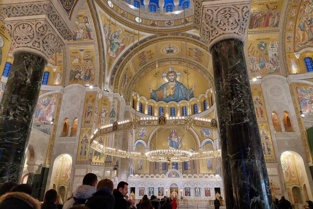 "UŽASAN JE BOL RANIO DUŠU SVAKOG OD NAS": Patrijarh Porfirije uputio EMOTIVNE REČI i održao OPELO za NASTRADALE