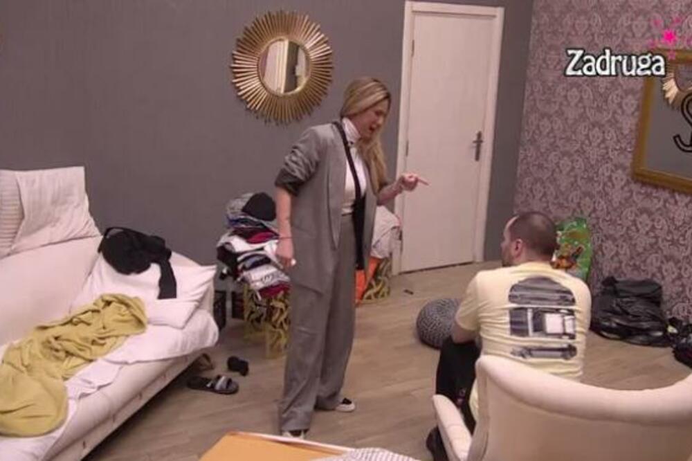 BIVŠA ŽENA SE BRUTALNIM REČIMA OBRATILA ZVEZDANU: On prekršio DOGOVOR koji su imali, iznela SVE njegove PREVARE