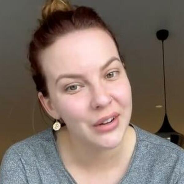 DOMAĆICA OTKRILA ISPRAVAN NAČIN ZA PRANJE DASKE ZA SEČENJE: Samo tako ćete UKLONITI sve MIRISE SA NJE (VIDEO)