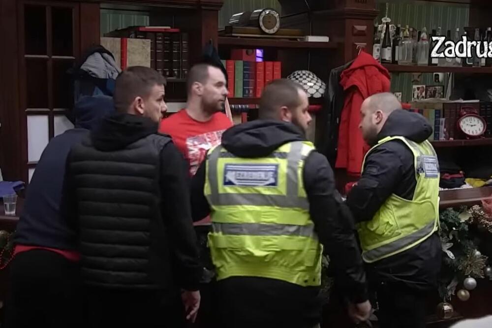 ZVEZDAN IZGUBIO RAZUM KAD JE ANA UŠLA: Polupao pola IMANJA, pa uzeo NOŽ i ZARIO SEBI U RUKU, obezbeđenje ULETELO