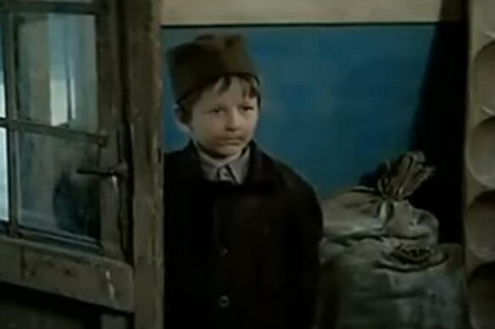 ČIKO, JE L' SAV OVAJ LEBAC TVOJ? Evo kako danas izgleda DEČAK iz čuvenog FILMA, oženio je NAŠU slavnu GLUMICU