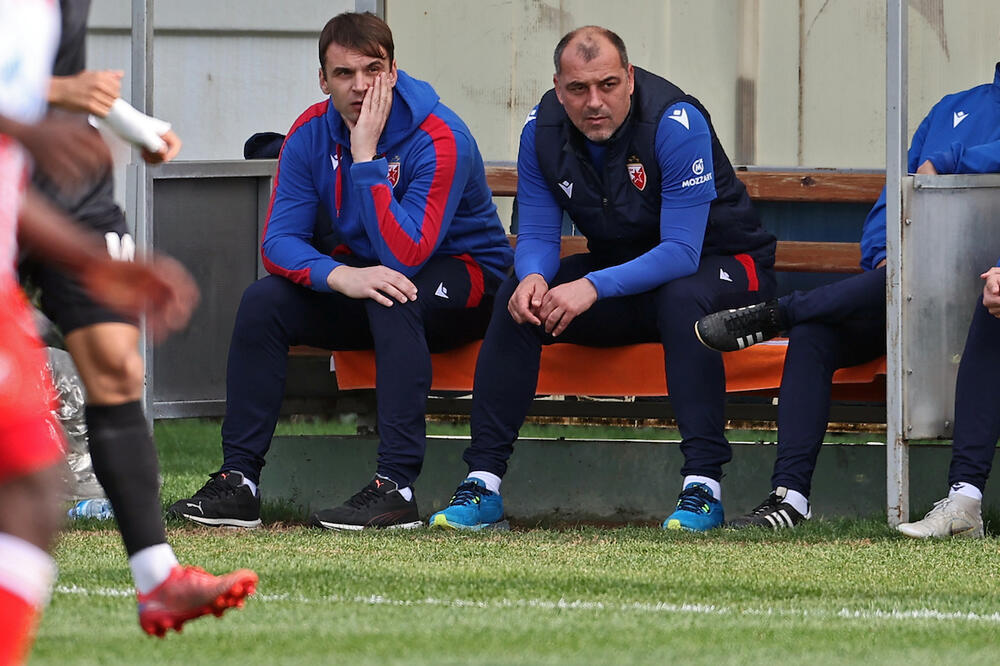 LEGENDA NAPUŠTA MARAKANU, ALI VRATIĆE SE! Navijači Zvezde slušaju reči Milijaša sa knedlom u grlu