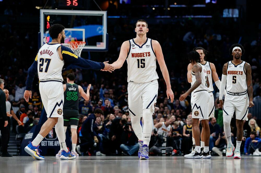 RASKOL U SVLAČIONICI DENVERA! Sve isplivalo - nije njemu smeo da se zameri!