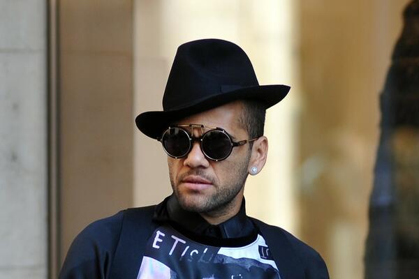 ZATVORENICI SE ŽALE NA DANIJA ALVEŠA: Ima li spasa slavnom fudbaleru? Agonija se nastavlja... (VIDEO)