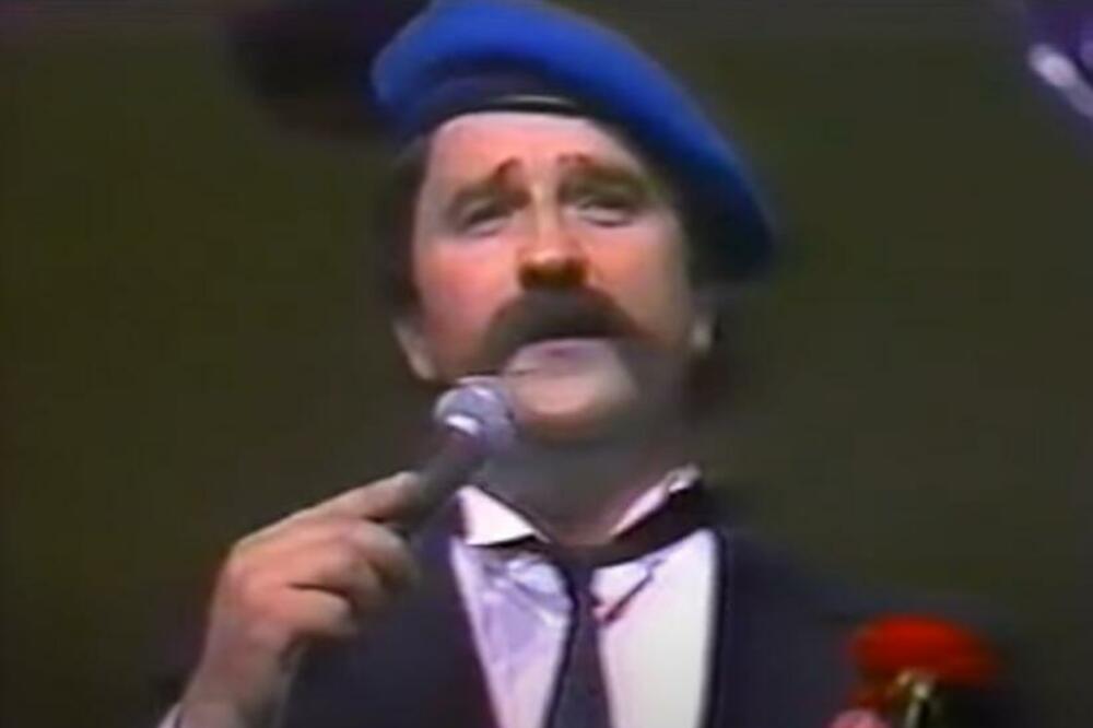 O NJEGOVOJ NAGOJ FOTOGRAFIJI GOVORILA JE CELA JUGA: Buran ŽIVOT pevača prekinula JEZIVA TRAGEDIJA