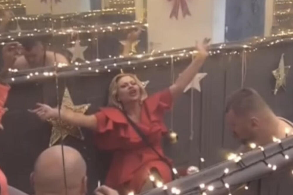 ISPLIVAO SNIMAK PIJANE MARIJE KULIĆ: Svi se pitaju DA LI JE MOGUĆE DA OVO JAVNO RADI? (VIDEO)