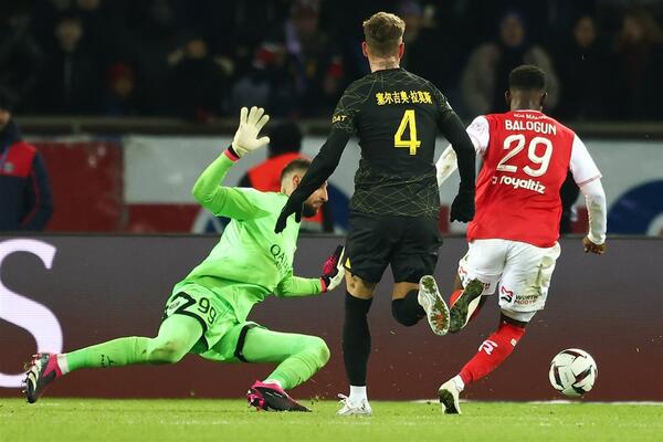 HLADAN TUŠ ZA PARI SEN ŽERMEN! Rems šokirao "svece" u nadoknadi, Verati tragičar!