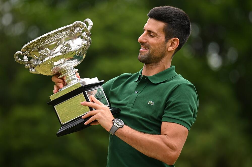 NOVAK JE ZA ARGENTINCE BOG! Đoković pred TV kamerama otpevao čuvenu pesmu iz Katara o Maradoni i Mesiju (VIDEO)