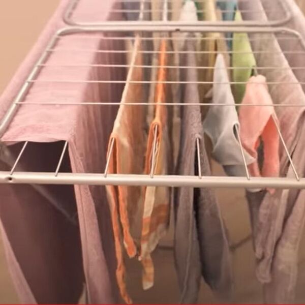 Mira otkrila trik kako da sušite veš kada napolju pljušti kiša: Bacila je sušilicu, a veš je suv za 3 sata!