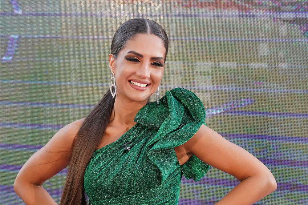 E SAD SE SROZALA ZA SVA VREMENA! Isplivali detalji Anđeline PROŠLOSTI, prijatelj Filipa Cara SVE OTKRIO