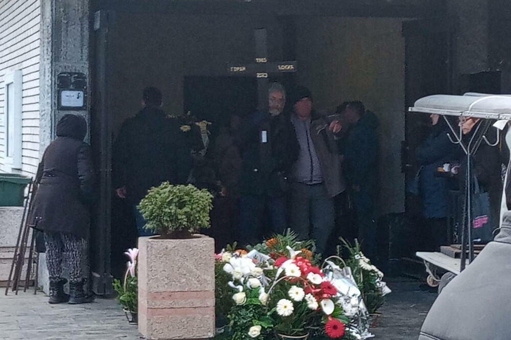 UBICA SESTARA SA BEŽANIJE SAHRANJEN PORED ROĐENOG BRATA! Otac u suzama: "Negde sam zakazao..."