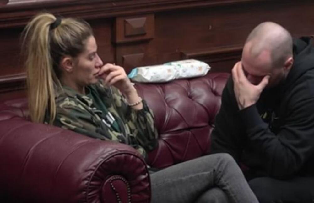 Zvezdan plače dok razgovara sa Anom