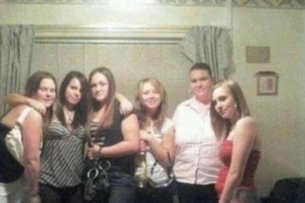 SLIKALI SU SE U SOBI, A NISU NI SLUTILI 1 STVAR: Kada su pogledali FOTKU nije im bilo SVEJEDNO (FOTO)