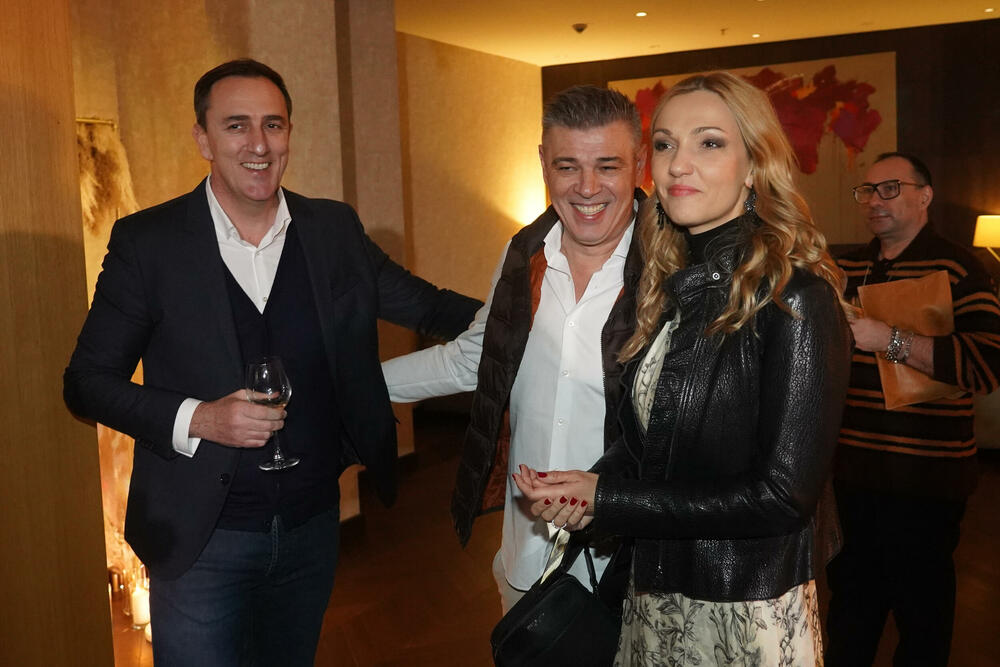 On se pojavio u društvu partnerke Natalije, a sa njima je bio i Sergej Ćetković.