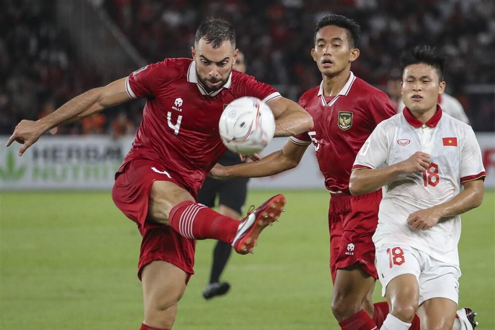 FILMSKA PRIČA - FUDBALER OTKRIO DA JE PRINC! Nasledio celo ostrvo ogromne države: "Baka mi je pričala priču..."