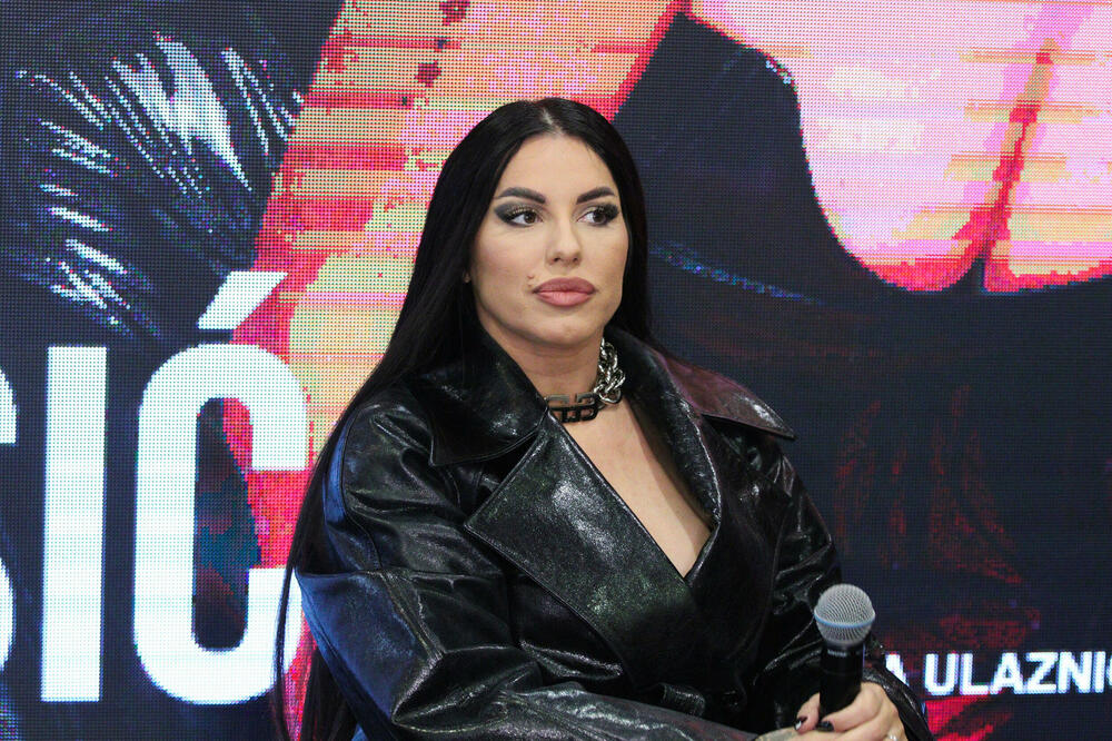 "NEMOJTE NIKAD DIRATI NEČIJU MAJKU!" Seka Aleksić MOĆNOM PORUKOM poslala PODRŠKU Severini