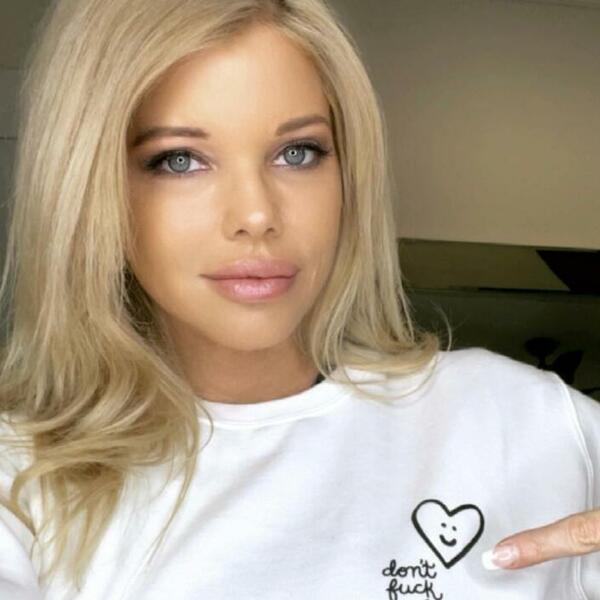 NAPUNILA 55, A ZBOG OVOG IMA TELO 20-GODIŠNJAKINJE: Ljudi gledaju u njene SLIKE, zar je ovo MOGUĆE U 6. DECENIJI?