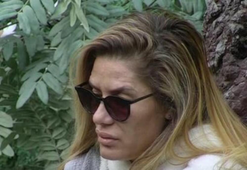 Ana istakla da Anđela nema ni stida ni srama